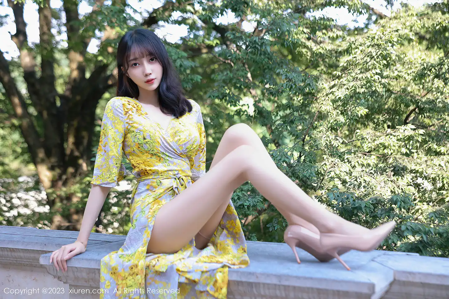 图片[3]-[XiuRen秀人网]VOL.7186 模特玥儿玥er性感黄色花纹长裙露粉色内衣配开档肉丝诱惑写真71P-秀人网官方网站